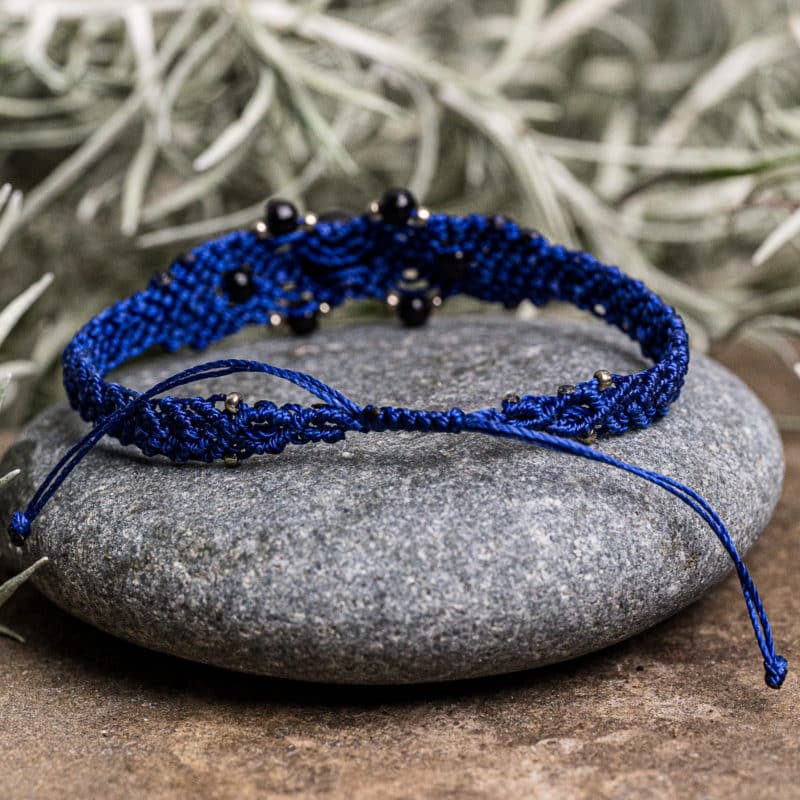 Mineraux et macrame bracelet micromacrame bleu perles bois noir 3