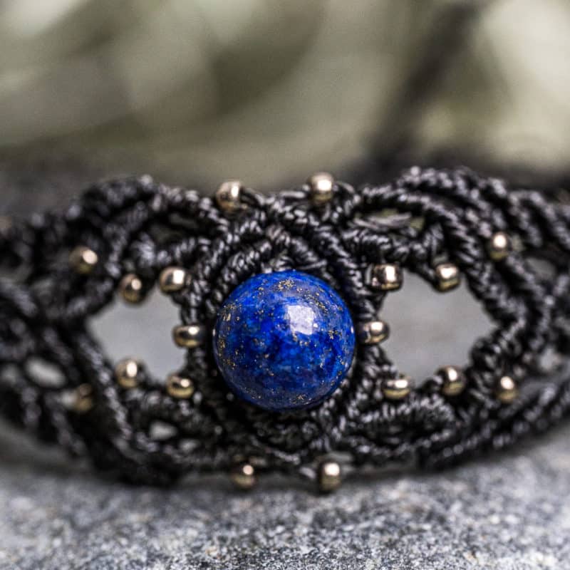 Mineraux et macrame bracelet micromacrame lapis lazuli 1