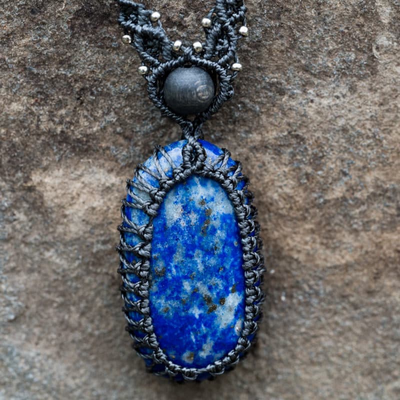 Mineraux et macrame collier micro macrame Lapis Lazuli 3